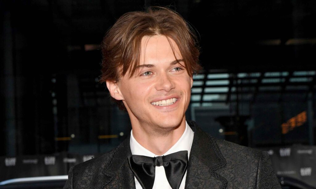 christopher-briney-fun-facts